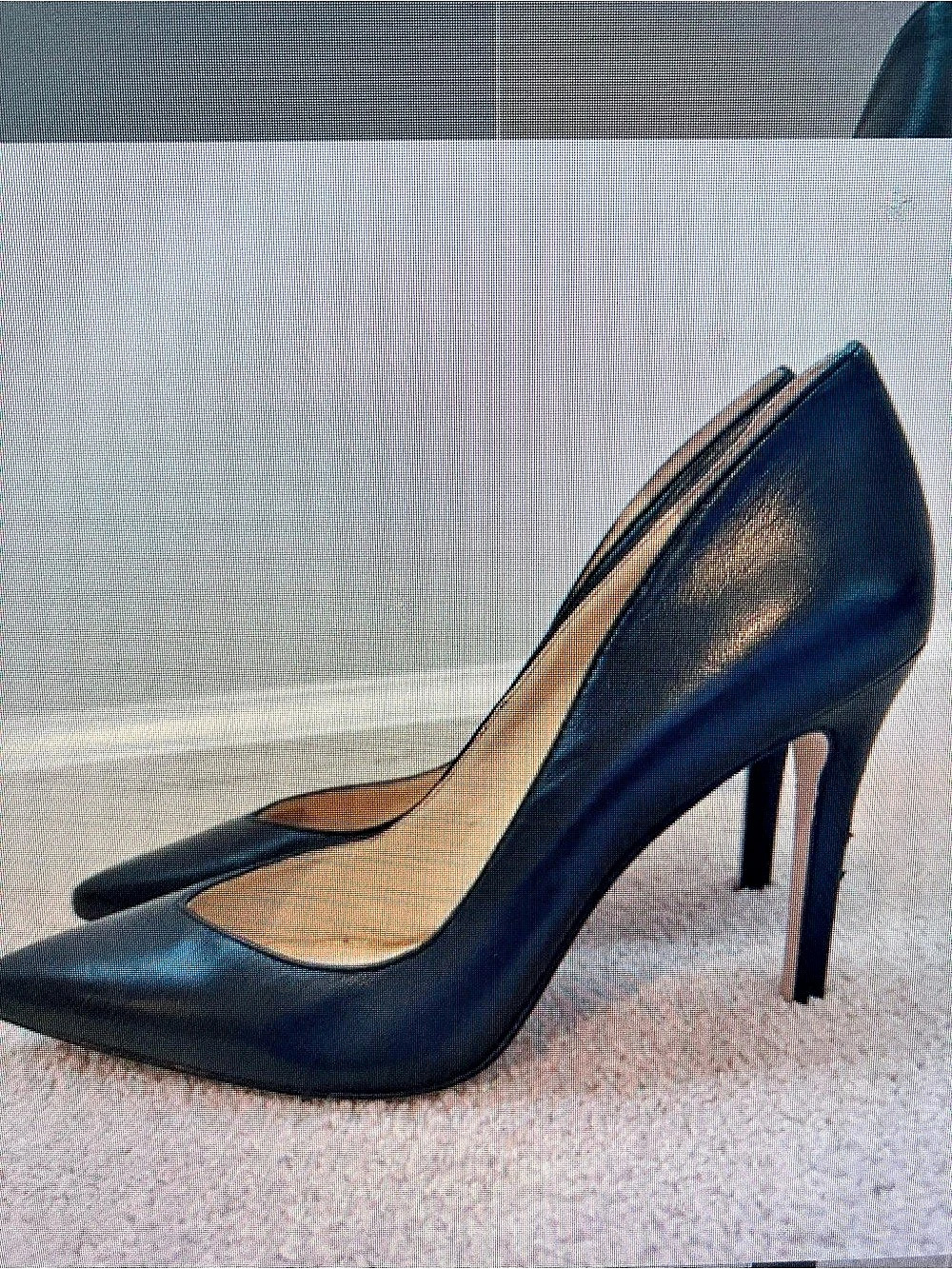 Pointed Toe Stiletto Heels in Black Like New